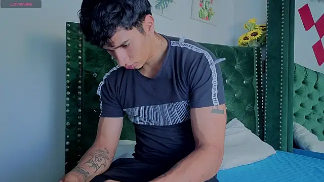 Zayn Moretti online show from July 16, 2026, 1:52 pm