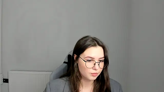 Regina cute  online show from May 13, 2026, 11:17 am