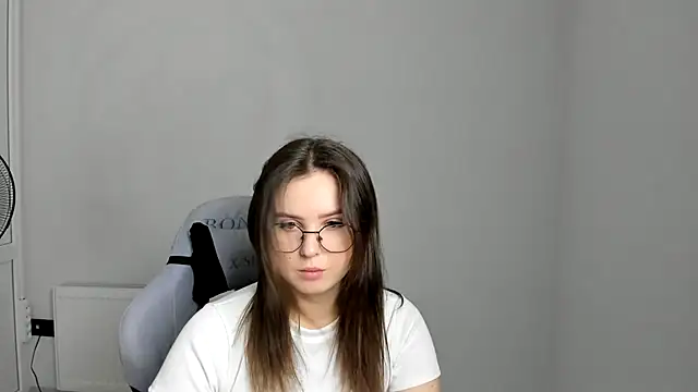 Regina cute  online show from May 23, 2026, 6:34 am