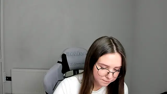 Regina cute  online show from May 29, 2026, 1:17 pm