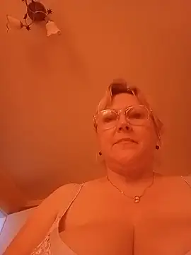 I amVeronicle online show from June 18, 2026, 12:32 pm