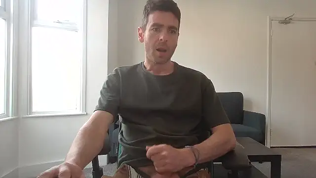 frenchbdmaninlondon online show from April 26, 2026, 10:45 am