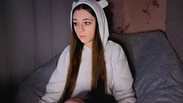 SunlitDeslre online show from April 20, 2026, 3:35 pm