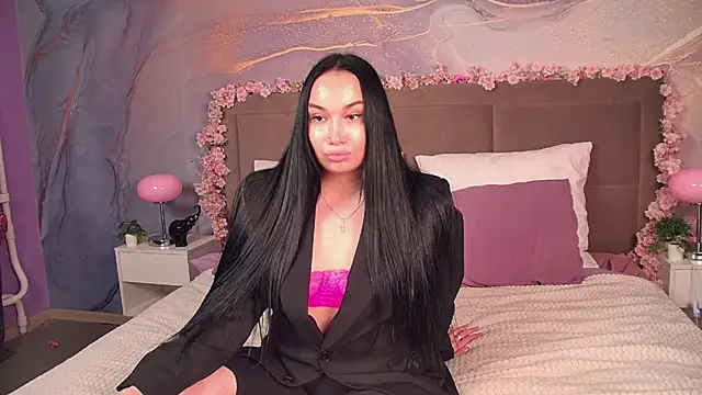 EvaLeila online show from May 4, 2026, 9:23 am