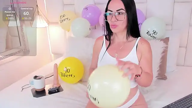 DannaPerea online show from July 29, 2026, 11:37 pm
