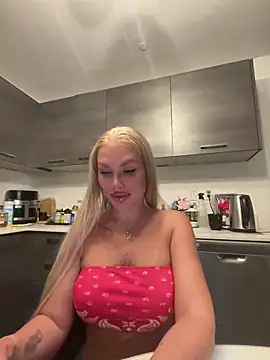 Karen Luxe online show from June 16, 2026, 1:49 am