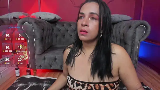 Snapshot of Rosie_Stone chatting on June 16, 2026, 3:50 am Rosie Stone online show from June 16, 2026, 3:50 am