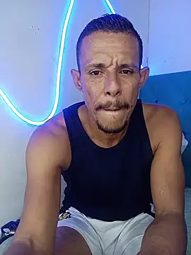 Snapshot of El_junior21 chatting on May 18, 2026, 11:20 pm El junior21 online show from May 18, 2026, 11:20 pm