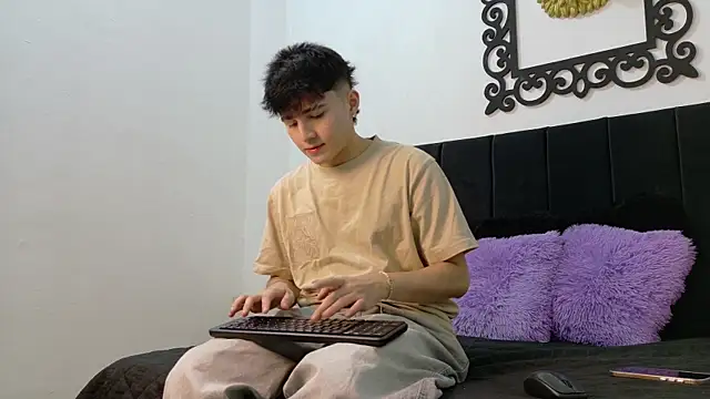 Snapshot of LunayDream chatting on July 24, 2026, 11:17 am LunayDream online show from July 24, 2026, 11:17 am