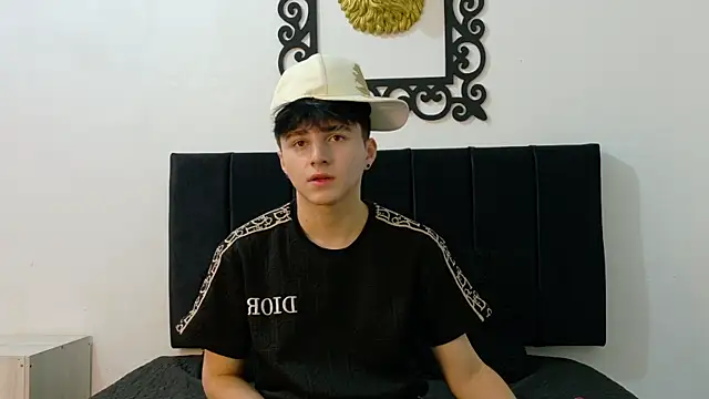 LunayDream online show from June 3, 2026, 11:33 am