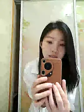 duozhi125216 online show from April 19, 2026, 1:01 pm