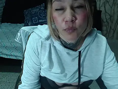 VickyBonnety online show from May 13, 2026, 5:09 pm