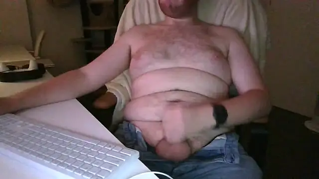 richard9718 online show from May 15, 2026, 11:58 pm