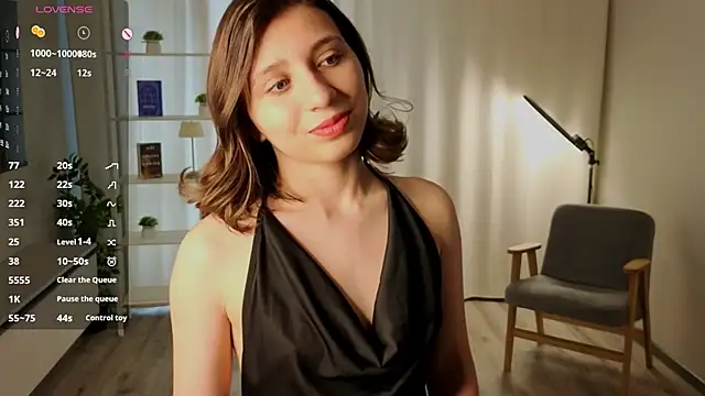 NadiaFabroquez online show from April 24, 2026, 11:01 am