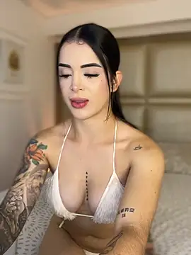 Snapshot of Bella_jagger chatting on June 10, 2026, 8:54 pm Bella jagger online show from June 10, 2026, 8:54 pm