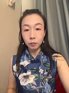 summer0430 online show from June 24, 2026, 1:37 am
