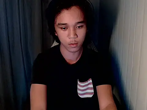 urnaughty paul online show from April 29, 2026, 3:43 am