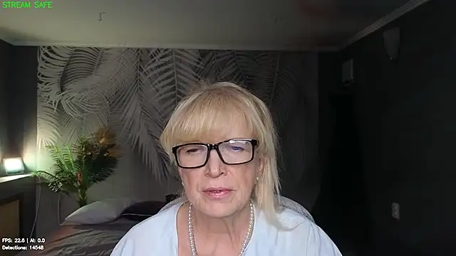 Snapshot of Dr_Mireille chatting on July 21, 2026, 7:53 am Dr Mireille online show from July 21, 2026, 7:53 am