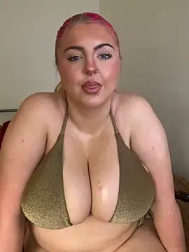 Princessnorth  online show from May 19, 2026, 7:59 am