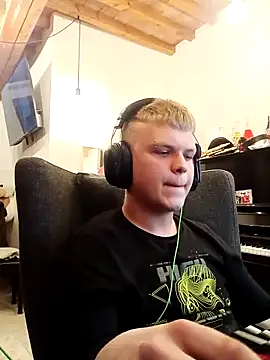 ReekingWild online show from April 25, 2026, 9:45 pm