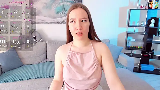 DaniellaSunny online show from May 4, 2026, 11:24 am