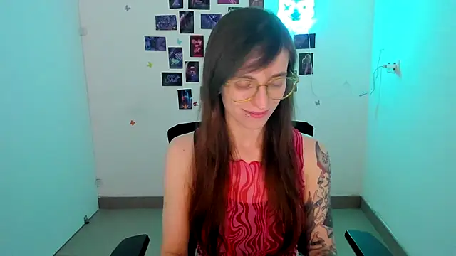 Luna Tantra online show from August 6, 2026, 8:37 pm