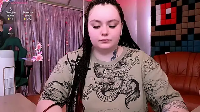CatherineClaire online show from June 19, 2026, 4:57 pm