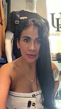 Laia Hills online show from August 6, 2026, 3:40 pm