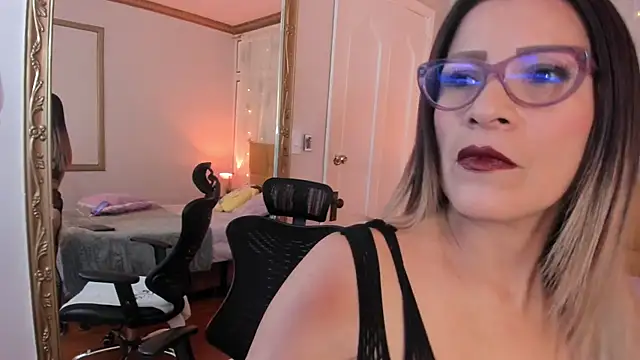 Snapshot of cris_milk chatting on May 23, 2026, 3:00 pm cris milk online show from May 23, 2026, 3:00 pm