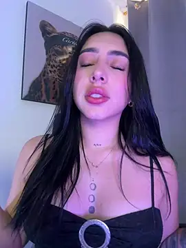 Snapshot of IsabellaNoir_ chatting on April 24, 2026, 9:28 pm IsabellaNoir online show from April 24, 2026, 9:28 pm