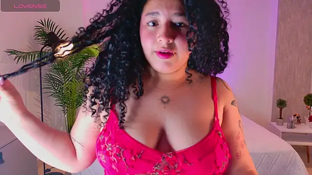 ChristinaMilian  online show from April 23, 2026, 12:29 pm