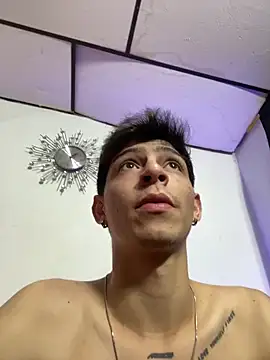  IanLark online show from May 9, 2026, 1:31 am