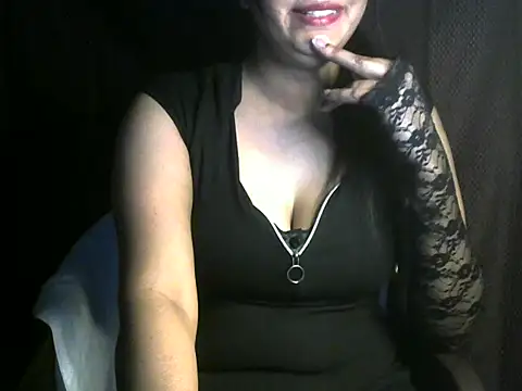 Snapshot of aaysha_lov chatting on April 28, 2026, 5:39 pm aaysha lov online show from April 28, 2026, 5:39 pm