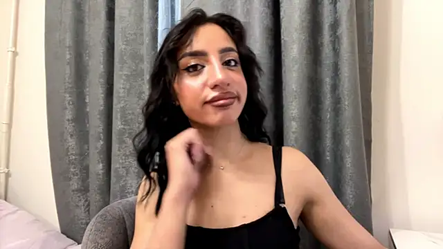 AngellaBarbini online show from July 4, 2026, 4:11 pm