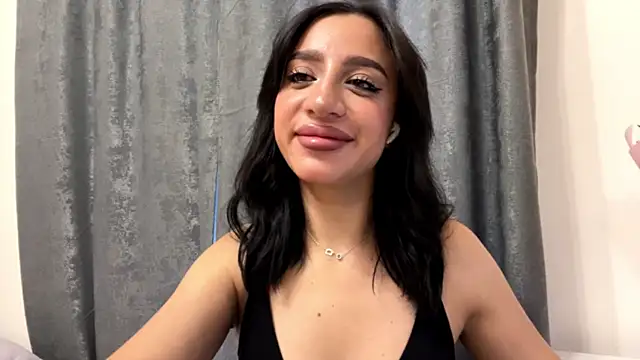AngellaBarbini online show from June 26, 2026, 2:12 pm