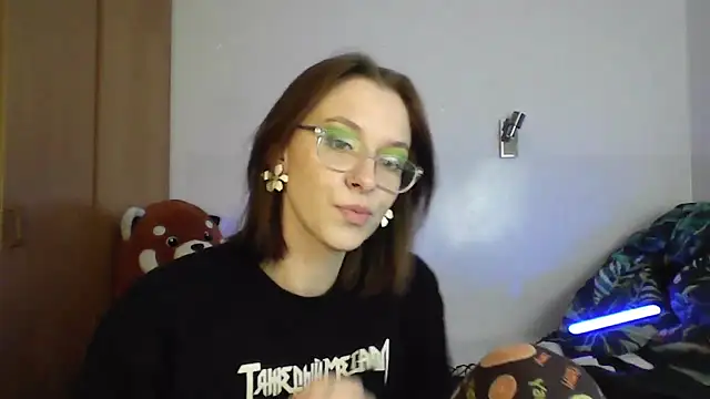 JuicyErika online show from May 5, 2026, 8:45 pm