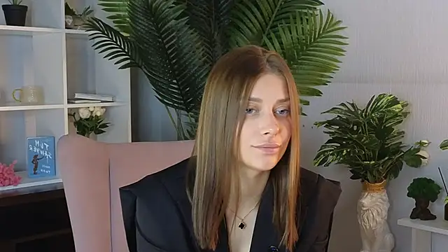 DelaineLindel online show from April 24, 2026, 1:46 pm