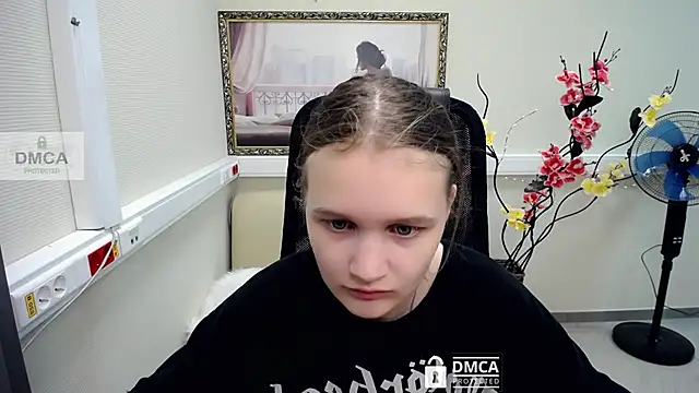  donnaSia  online show from July 13, 2026, 11:09 am