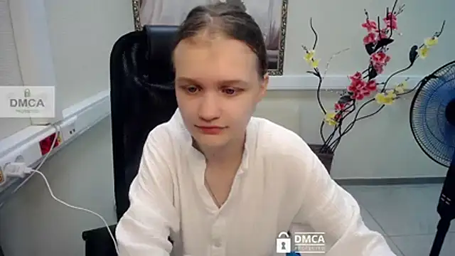  donnaSia  online show from July 30, 2026, 5:17 am