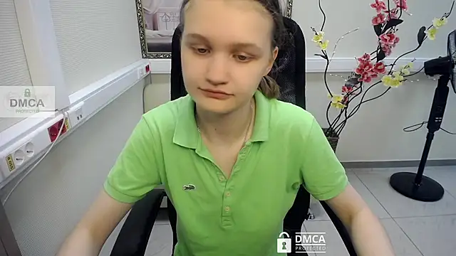  donnaSia  online show from July 21, 2026, 10:38 am