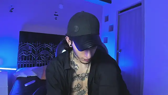 Vergil Noir  online show from April 24, 2026, 4:03 am