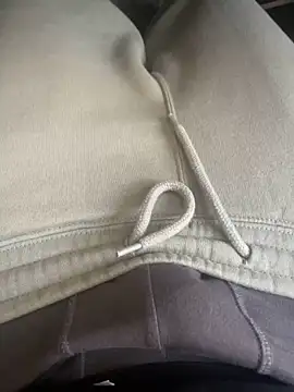 Krisz 21 online show from April 27, 2026, 6:55 am