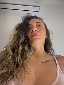 SinSirenXXX online show from May 14, 2026, 1:19 pm