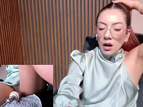 MissOffice  online show from June 3, 2026, 2:33 pm