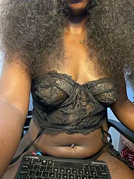 Snapshot of Leylabelle26 chatting on July 20, 2026, 4:31 pm Leylabelle26 online show from July 20, 2026, 4:31 pm