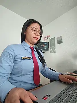 Snapshot of Queen_linda1 chatting on June 24, 2026, 12:26 pm Queen linda1 online show from June 24, 2026, 12:26 pm