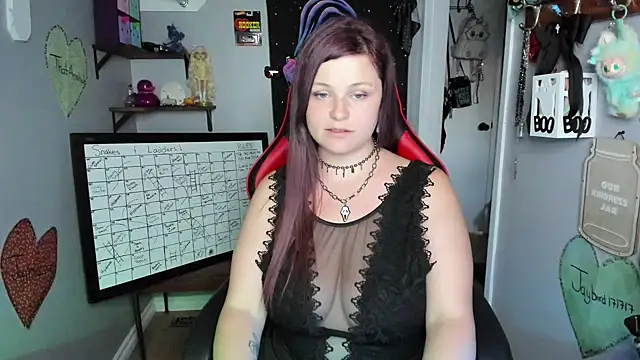 DelilaFields2 online show from July 14, 2026, 3:00 am