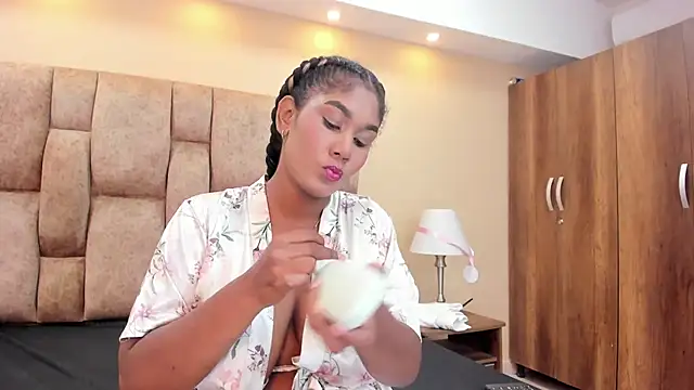 AlissonJamess online show from April 24, 2026, 12:18 pm