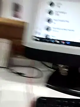 Snapshot of Cuginetti chatting on May 13, 2026, 10:22 am Cuginetti online show from May 13, 2026, 10:22 am