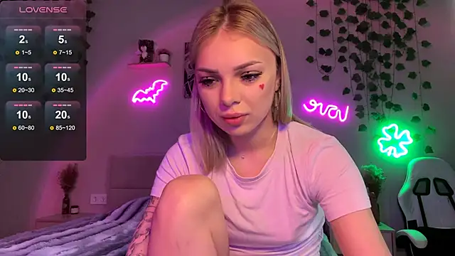 CandyRass online show from May 30, 2026, 7:47 am